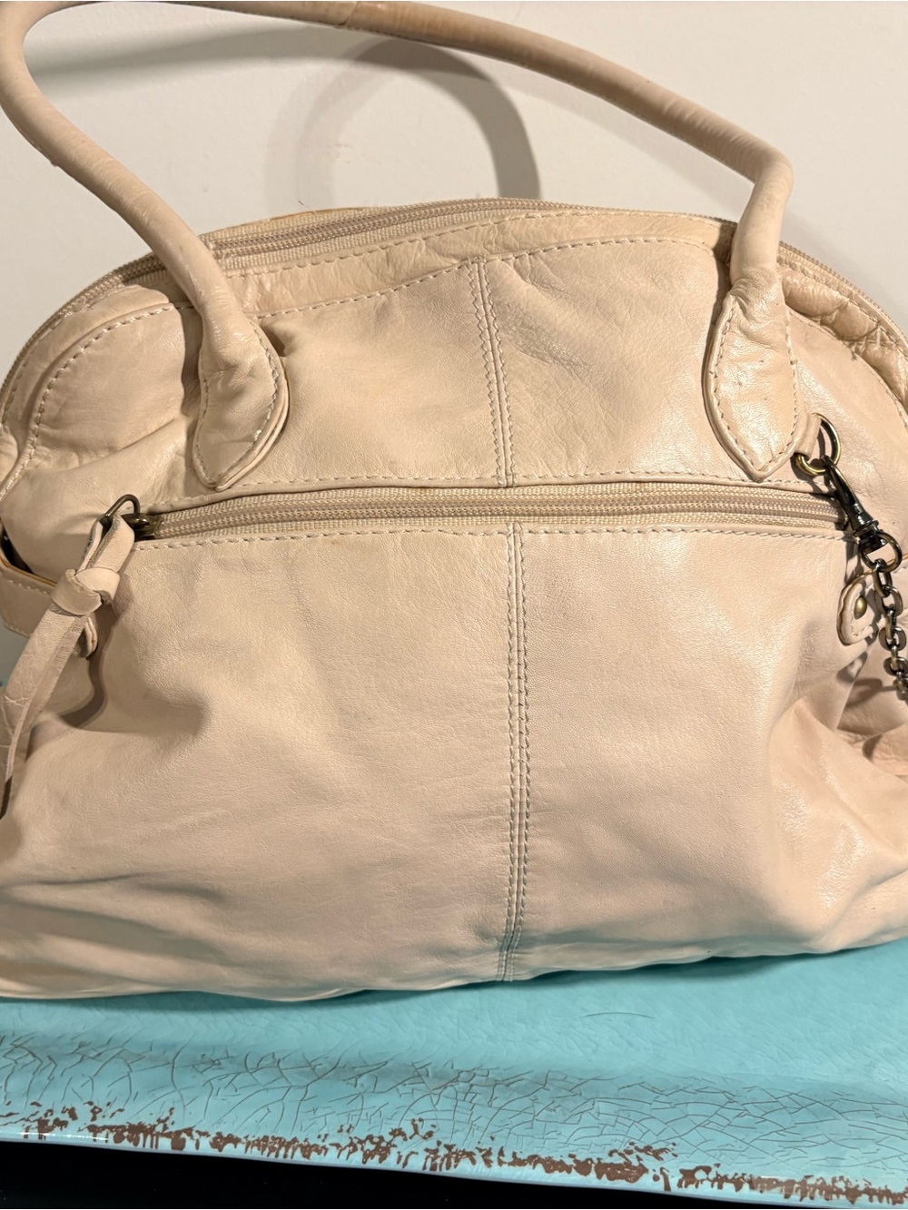 Michael Rome Cream Ruched Leather Shoulder Bag - Picture 4 of 10